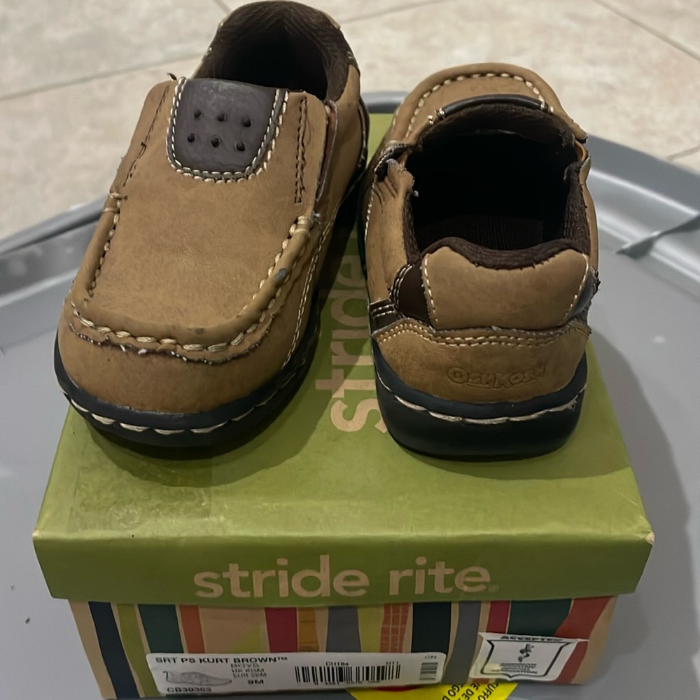 Used Boys 9M Brown Shoes - Stride Rite
